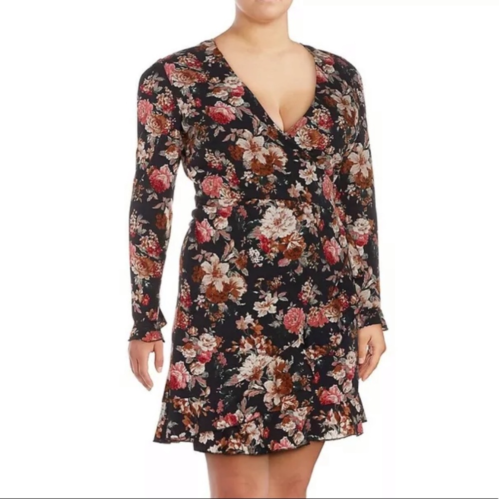 Lea & Viola Curve NWT Black Floral Wrap Dress 🌺